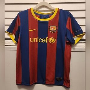 (3 ITEMS FOR $25)Nike Kids FC Barcelona Striped Shirt - Red and Blue Size 6x-7